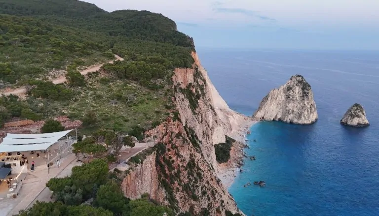 Noleggio mezzi e aperitivo faraglioni mizithres